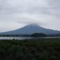 笠雲を被る富士山 – 河口湖畔