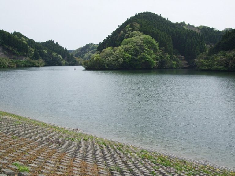 未知のダム湖は魅力的 No.2