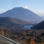 山間に存在する湖